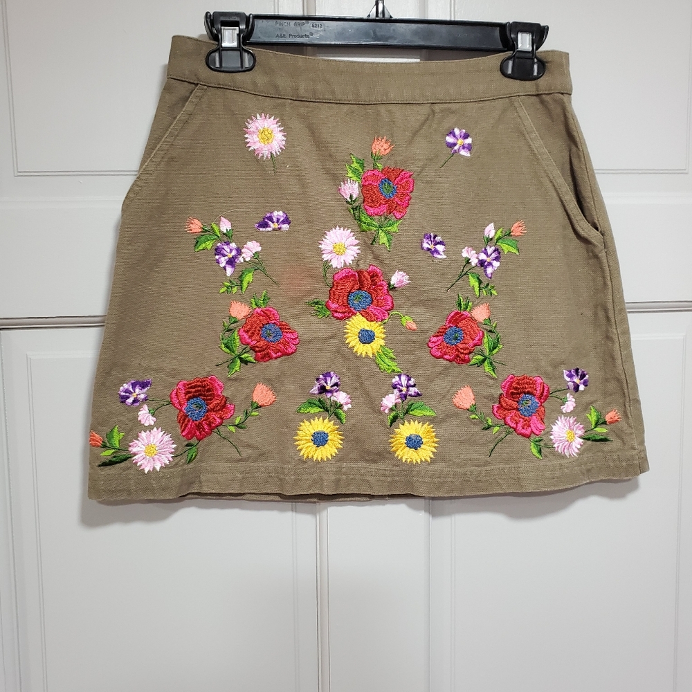 Topshop‎ Women Skirt Size 6 Floral embroidered A-line back zipper pockets Mini